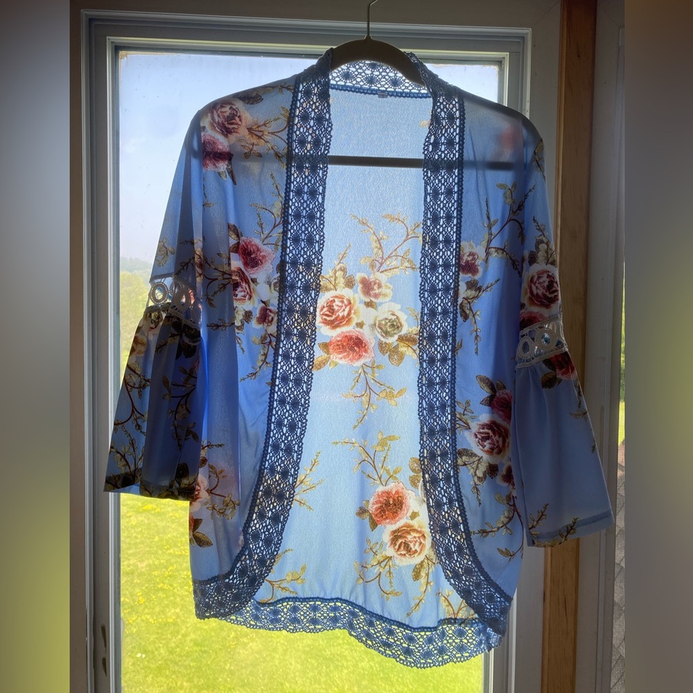 NWOT ~ LillyPosh Bell Sleeve Kimono
